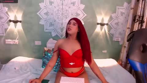 Snapshot of emili_roux chatting on January 2025 03:58:01 PM Emili roux online show from January 2025 03:58:01 PM