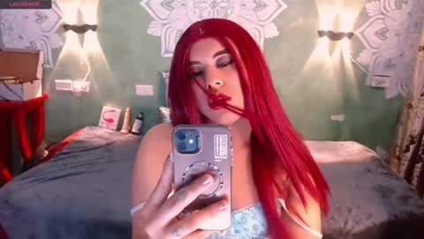 Snapshot of emili_roux chatting on February 2025 02:48:02 PM Emili roux online show from February 2025 02:48:02 PM