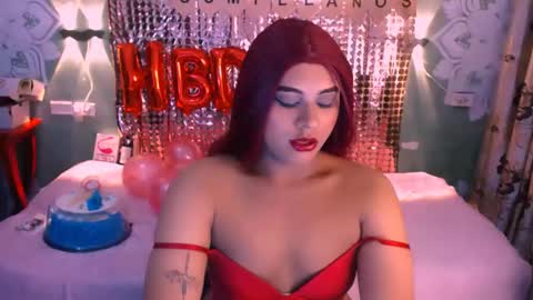 Snapshot of emili_roux chatting on February 2025 03:21:02 PM Emili roux online show from February 2025 03:21:02 PM