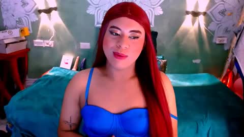 Snapshot of emili_roux chatting on February 2025 01:02:01 PM Emili roux online show from February 2025 01:02:01 PM