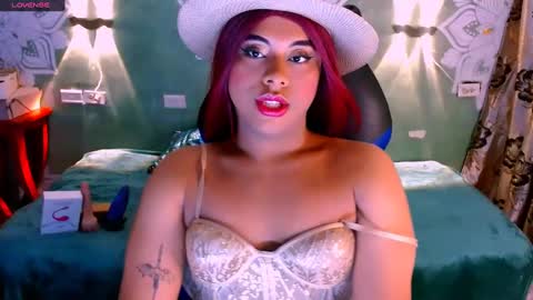 Snapshot of emili_roux chatting on March 2025 01:17:01 PM Emili roux online show from March 2025 01:17:01 PM