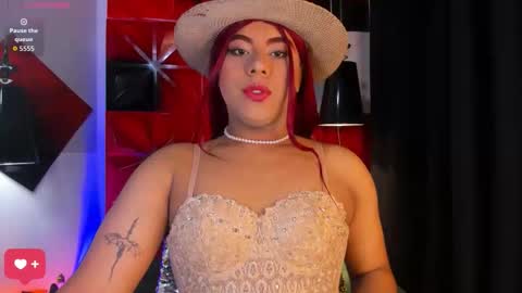 Snapshot of emili_roux chatting on October 2025 05:35:01 PM Emili roux online show from October 2025 05:35:01 PM