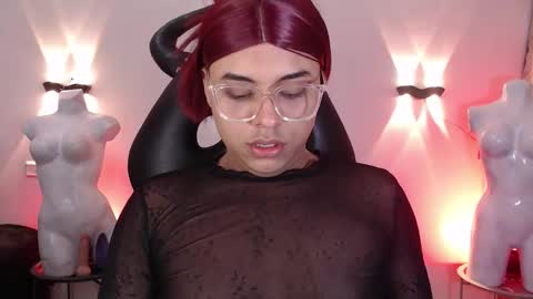 Emili roux online show from February 2026 05:44:01 PM