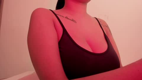 Snapshot of emilia_ghendle chatting on December 2024 04:45:02 AM Emilia Big Boobs online show from December 2024 04:45:02 AM