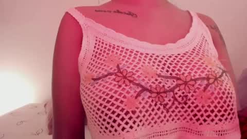 Snapshot of emilia_ghendle chatting on December 2024 08:16:02 PM Emilia Big Boobs online show from December 2024 08:16:02 PM