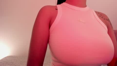 Snapshot of emilia_ghendle chatting on January 2025 02:32:02 AM Emilia Big Boobs online show from January 2025 02:32:02 AM