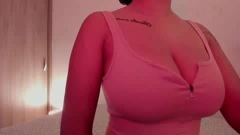 Snapshot of emilia_ghendle chatting on January 2025 04:11:01 PM Emilia Big Boobs online show from January 2025 04:11:01 PM