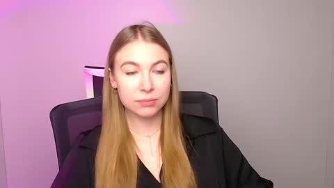 Emilia online show from February 2025 06:13:02 AM