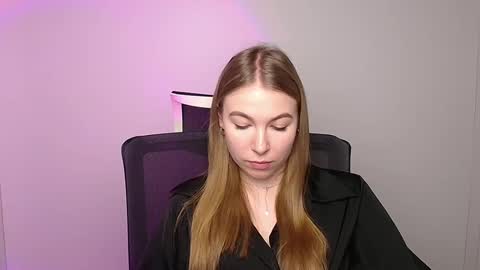 Emilia online show from February 2025 09:15:01 AM