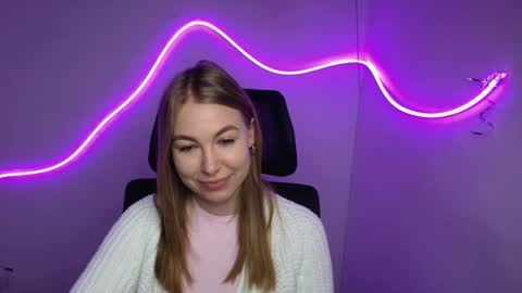 Emilia online show from October 2025 05:35:02 AM