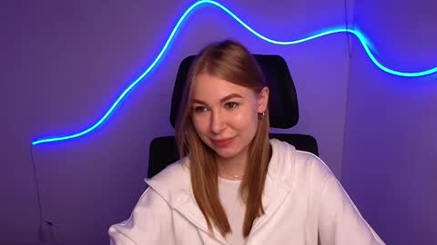 Emilia online show from October 2025 05:49:02 AM