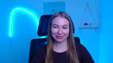 Emilia online show from December 2025 12:21:02 PM