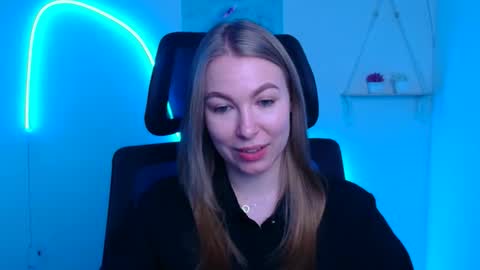 Emilia online show from December 2025 06:30:02 AM