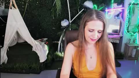 Snapshot of emiliabedy chatting on November 2025 09:11:01 AM Emilia Bedy online show from November 2025 09:11:01 AM