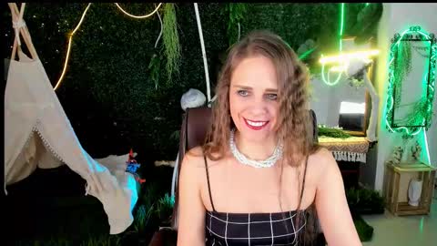 Snapshot of emiliabedy chatting on December 2025 09:14:01 AM Emilia Bedy online show from December 2025 09:14:01 AM