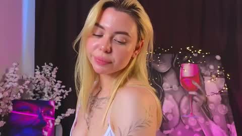 Snapshot of emiliadent chatting on May 2026 10:53:02 AM emiliadent online show from May 2026 10:53:02 AM