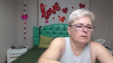 Snapshot of emiliagree chatting on September 2025 05:04:02 PM EmiliaGree online show from September 2025 05:04:02 PM