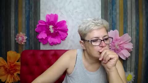 Snapshot of emiliagree chatting on September 2025 05:16:01 PM EmiliaGree online show from September 2025 05:16:01 PM