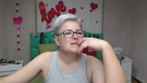 Snapshot of emiliagree chatting on October 2025 06:26:02 AM EmiliaGree online show from October 2025 06:26:02 AM