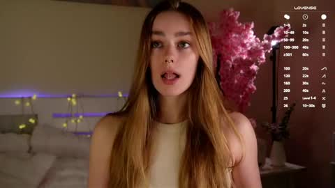 Snapshot of emiliaheather chatting on April 2026 01:15:01 PM Tessa online show from April 2026 01:15:01 PM