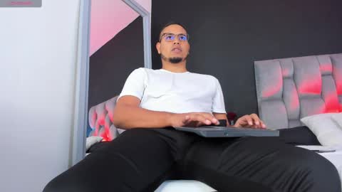 Snapshot of emilianoclarke chatting on September 2025 08:52:01 PM emilianoclarke online show from September 2025 08:52:01 PM