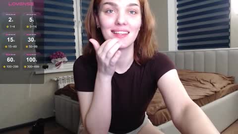 Snapshot of emiliarhodes chatting on October 2025 09:21:02 PM Emi online show from October 2025 09:21:02 PM