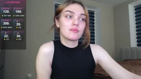 Snapshot of emiliarhodes chatting on November 2025 10:04:02 PM Emi online show from November 2025 10:04:02 PM