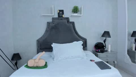 EmiliaRose online show from November 2025 09:25:01 PM