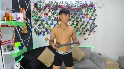 EMILI AND GIN online show from December 2024 06:29:01 AM