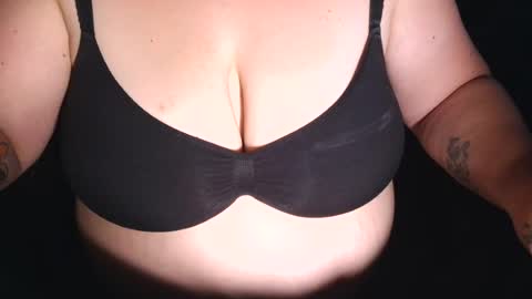 Snapshot of emiliefoxx chatting on July 2026 02:28:02 AM emilie foxx online show from July 2026 02:28:02 AM
