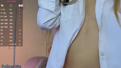 Snapshot of emilly___ chatting on March 2025 02:26:01 PM Emilly online show from March 2025 02:26:01 PM