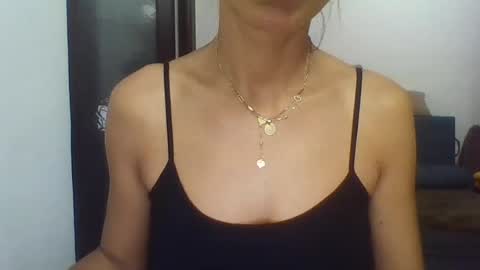 Snapshot of emilly_anne chatting on July 2026 10:26:01 PM Annita online show from July 2026 10:26:01 PM