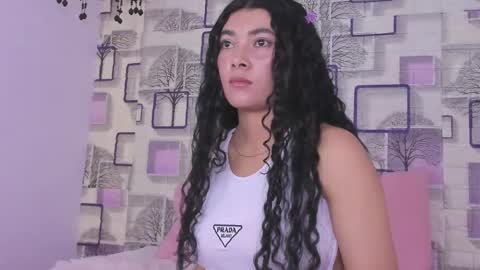 Snapshot of emilly_duque chatting on May 2026 03:25:02 AM Emilly online show from May 2026 03:25:02 AM
