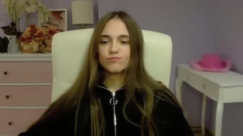 Emilly online show from January 2025 10:42:01 AM