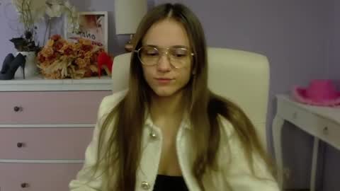 Emilly online show from February 2025 07:49:01 AM