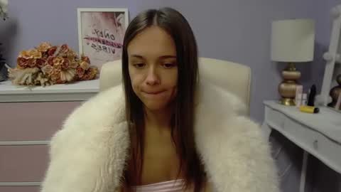 Snapshot of emilly_lust99 chatting on November 2025 07:52:02 AM Emilly online show from November 2025 07:52:02 AM