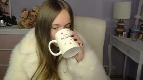 Snapshot of emilly_lust99 chatting on November 2025 07:35:02 AM Emilly online show from November 2025 07:35:02 AM