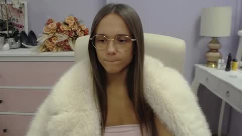 Snapshot of emilly_lust99 chatting on November 2025 03:01:01 PM Emilly online show from November 2025 03:01:01 PM