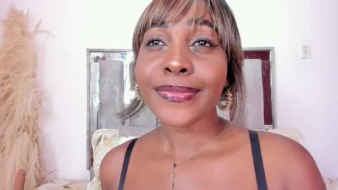 Emilly Roa online show from December 2025 09:54:02 PM