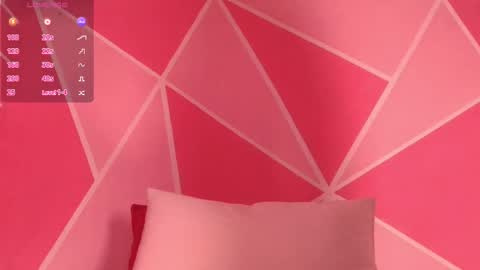 Snapshot of emilly_smiithh chatting on November 2025 04:00:02 AM emilly_smiithh online show from November 2025 04:00:02 AM