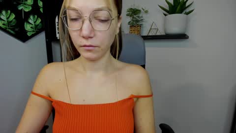 Emilly online show from January 2025 07:24:01 AM