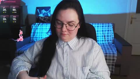 Snapshot of emillybones chatting on April 2026 05:21:01 PM Emily online show from April 2026 05:21:01 PM