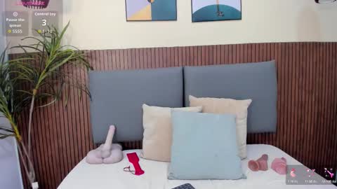 emillyharper_ online show from October 2025 04:07:01 AM