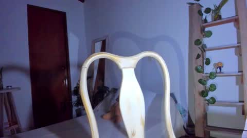 emilly online show from February 2026 10:18:01 AM