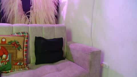 emily175445 online show from April 2026 01:04:01 PM