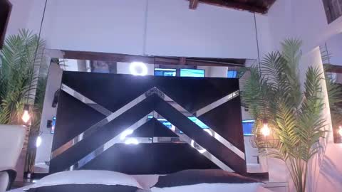 Emily  online show from October 2025 10:47:01 AM