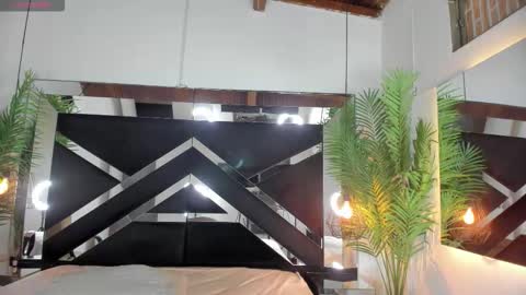 Emily  online show from December 2025 10:52:02 AM