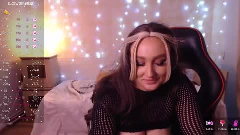 Snapshot of emily962009 chatting on February 2025 02:08:02 AM EMY online show from February 2025 02:08:02 AM