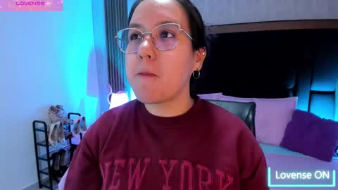 Emily online show from October 2025 04:13:02 AM