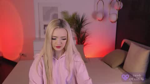 Emily online show from December 2025 04:38:01 PM